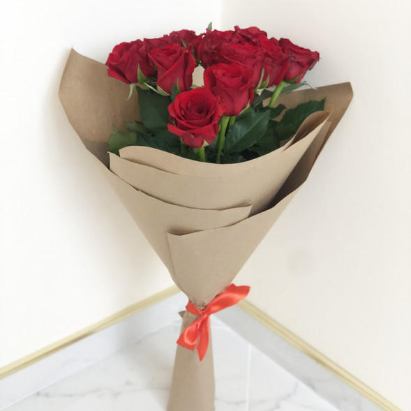Букет 11 красных роз в Судаке