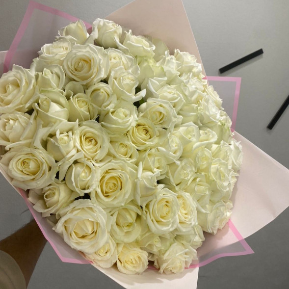 75 белых роз  в Судаке