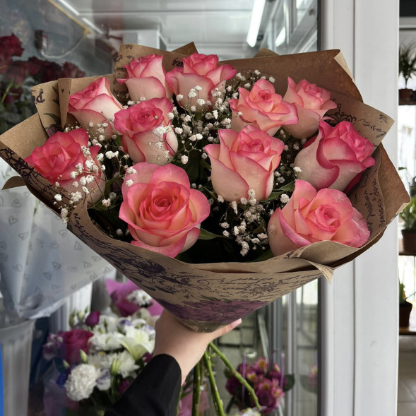 Букет 11 роз с гипсофилой «Романтический вкус» в Судаке