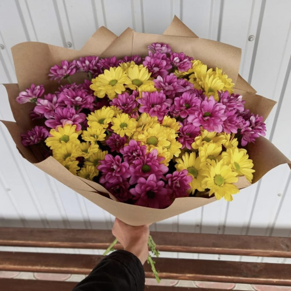 Букет 9 хризантем в Судаке