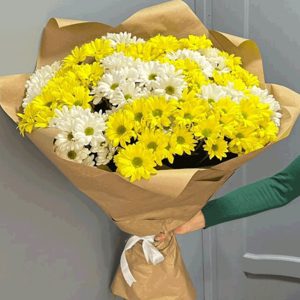 Букет 11 хризантем в Судаке
