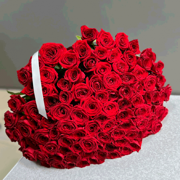 101 красная роза в Судаке