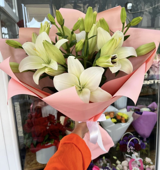 Букет из 3 лилий - Мелодия любви в Судаке