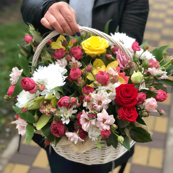 Композиция в корзине &quot;Искра счастья&quot; в Судаке