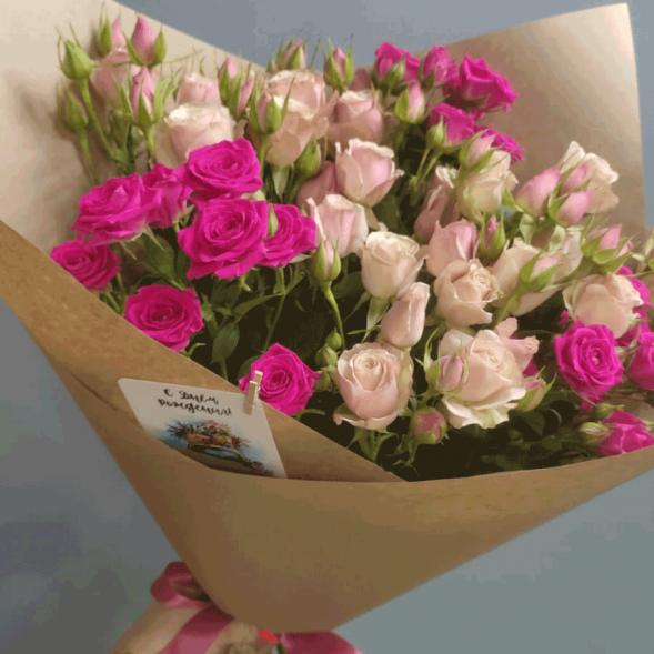 Букет 7 нежных кустовых роз микс в Судаке