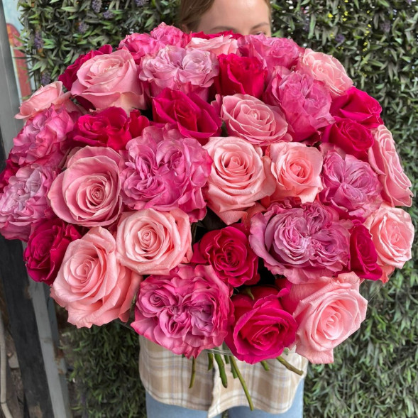 Букет 35 розовых роз в Судаке