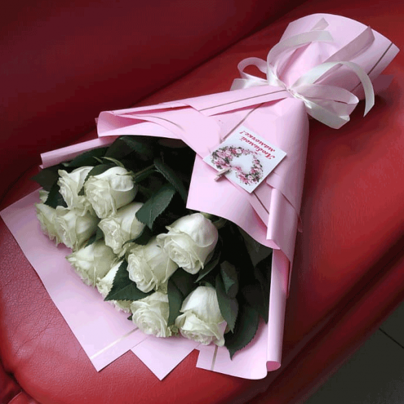 Букет 11 белых роз в упаковке в Судаке