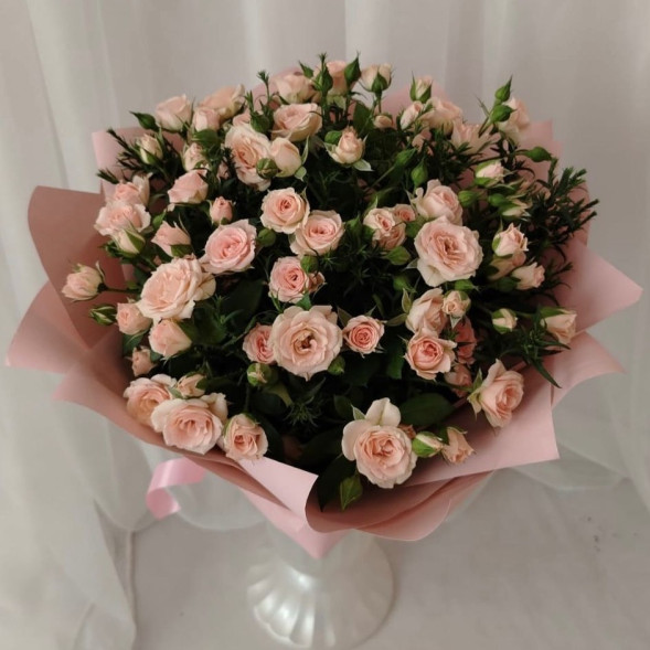 Букет из кустовых роз «Крем-брюле»  в Судаке