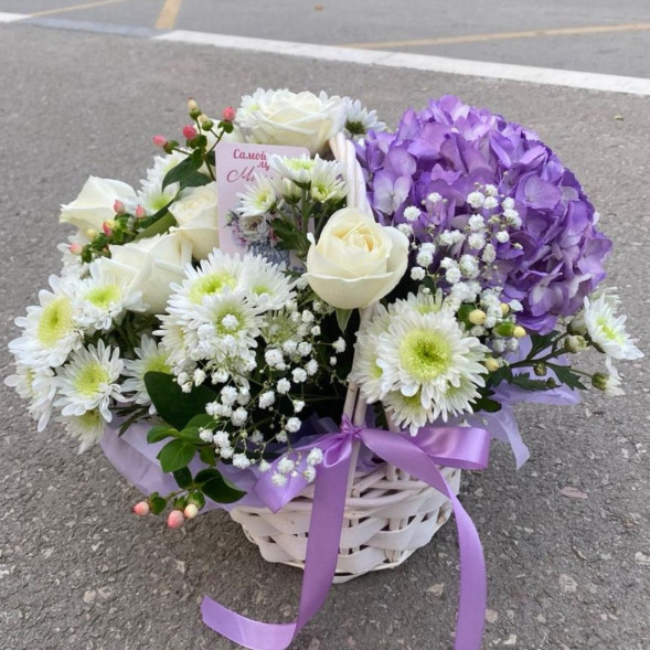 Композиция в корзине «Фиолетовый рай» в Судаке